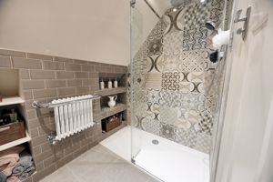 Shower room- click for photo gallery